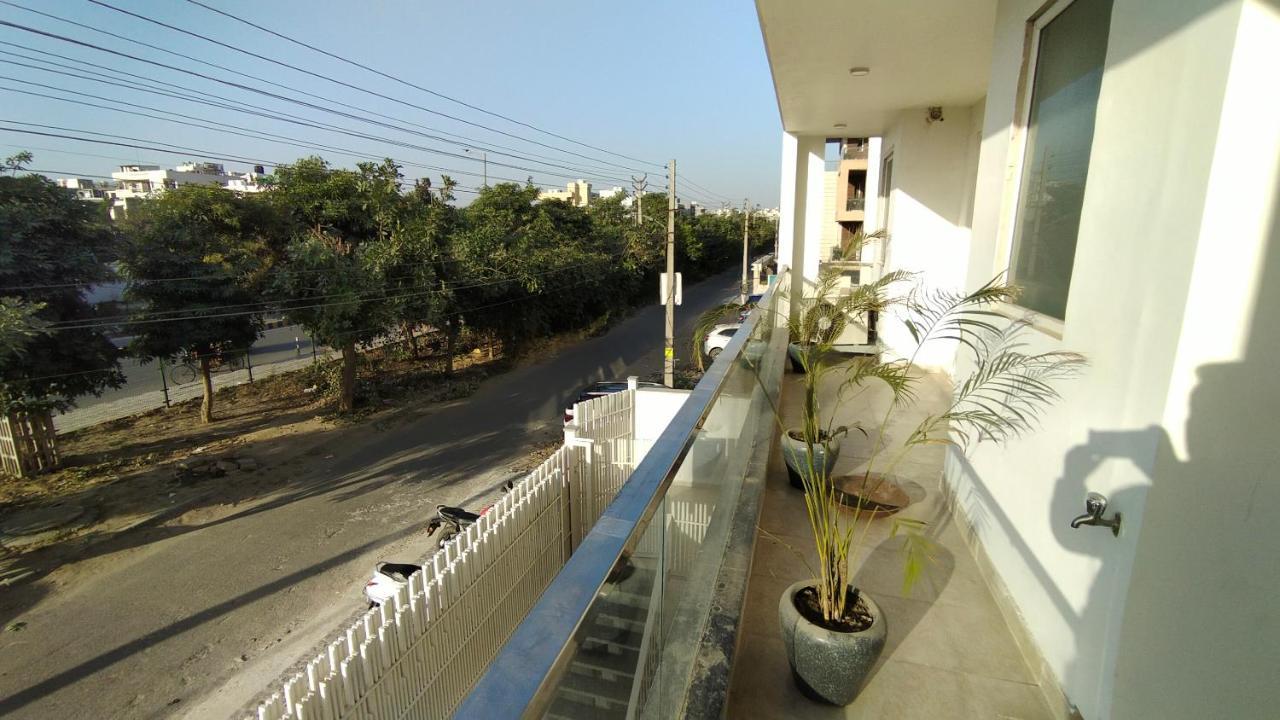 Saltstayz Sector 52 - Ardee City Mall Gurgaon Exterior foto