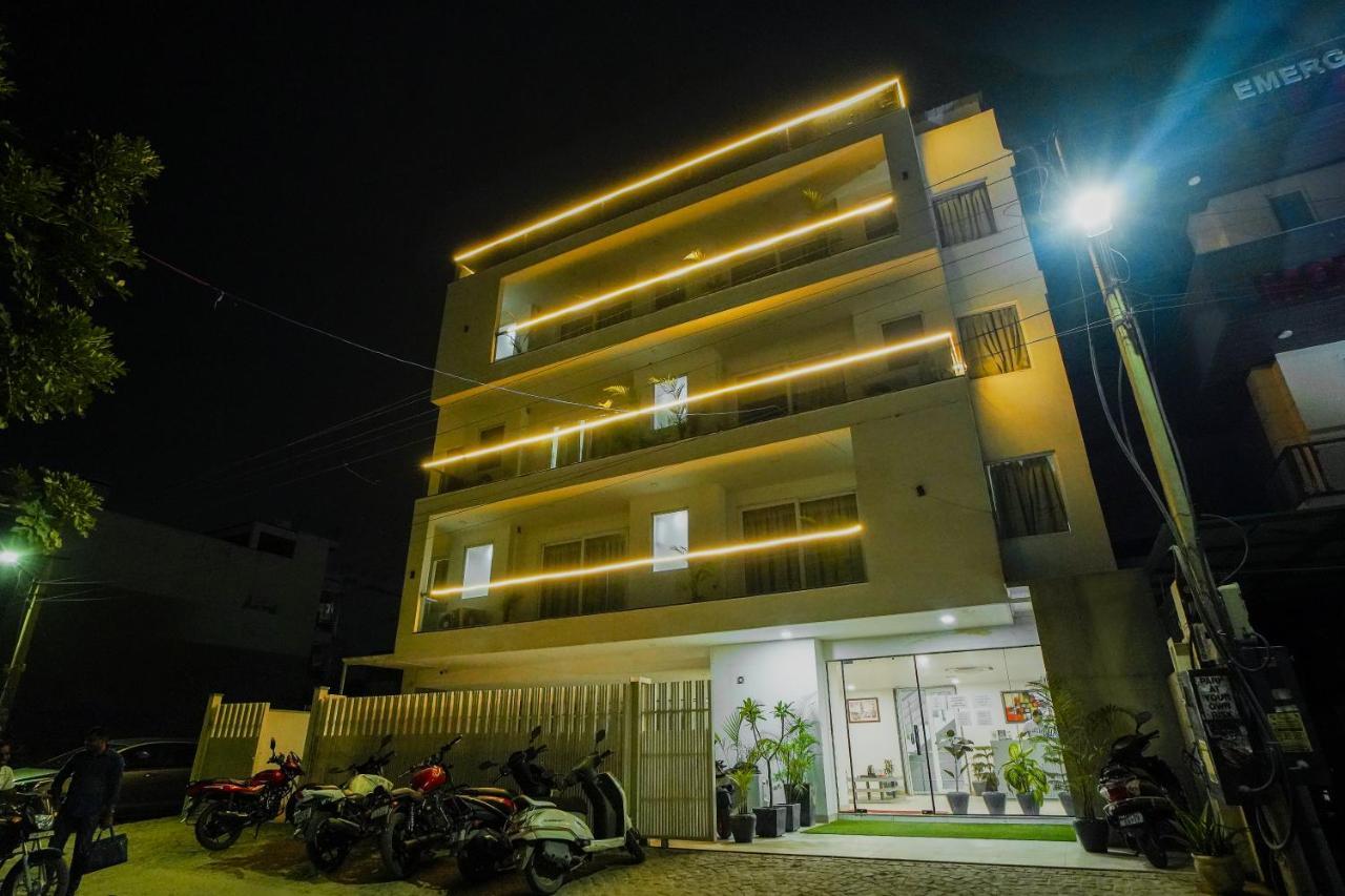 Saltstayz Sector 52 - Ardee City Mall Gurgaon Exterior foto